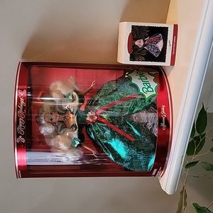 1995 Happy Holidays Special Edition Barbie with Barbie Keepsake Ornament